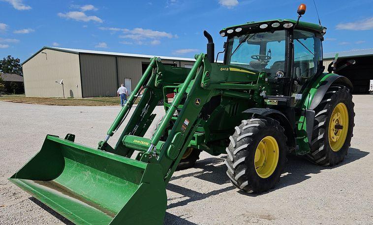 2017 John Deere 6130R
